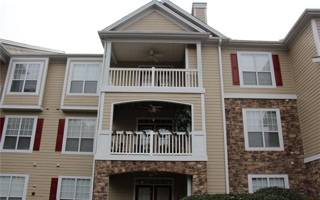332 Pembroke Circle 332, Alpharetta, GA 30004 — most recent listing photo
