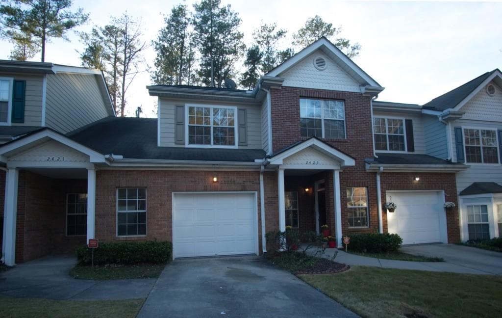 2421 Laurel Circle, Atlanta, GA 30311 — most recent listing photo