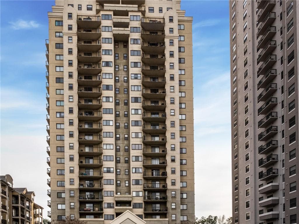 2 bedroom, 1,109 sq ft condominium sold at 795 Hammond Drive 1013, Atlanta, GA 30328