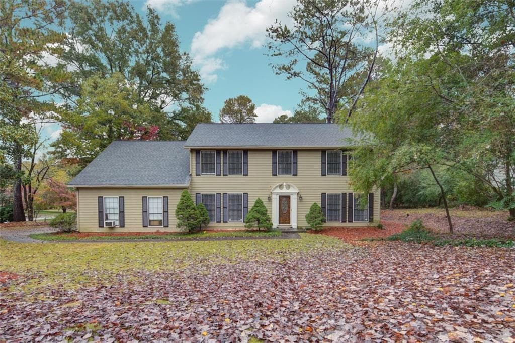 4 bedroom, 2,853 sq ft single family residence sold at 9790 Loblolly Lane, Roswell, GA 30075