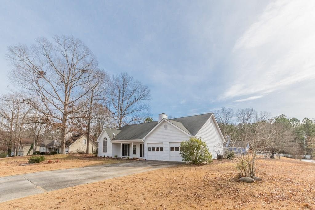 985 Burning Bush Drive, Loganville, GA 30052 — most recent listing photo