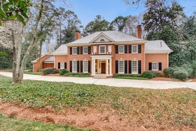 4 bedroom, 5,459 sq ft single family residence sold at 870 Fairfield Road, Atlanta, GA 30327