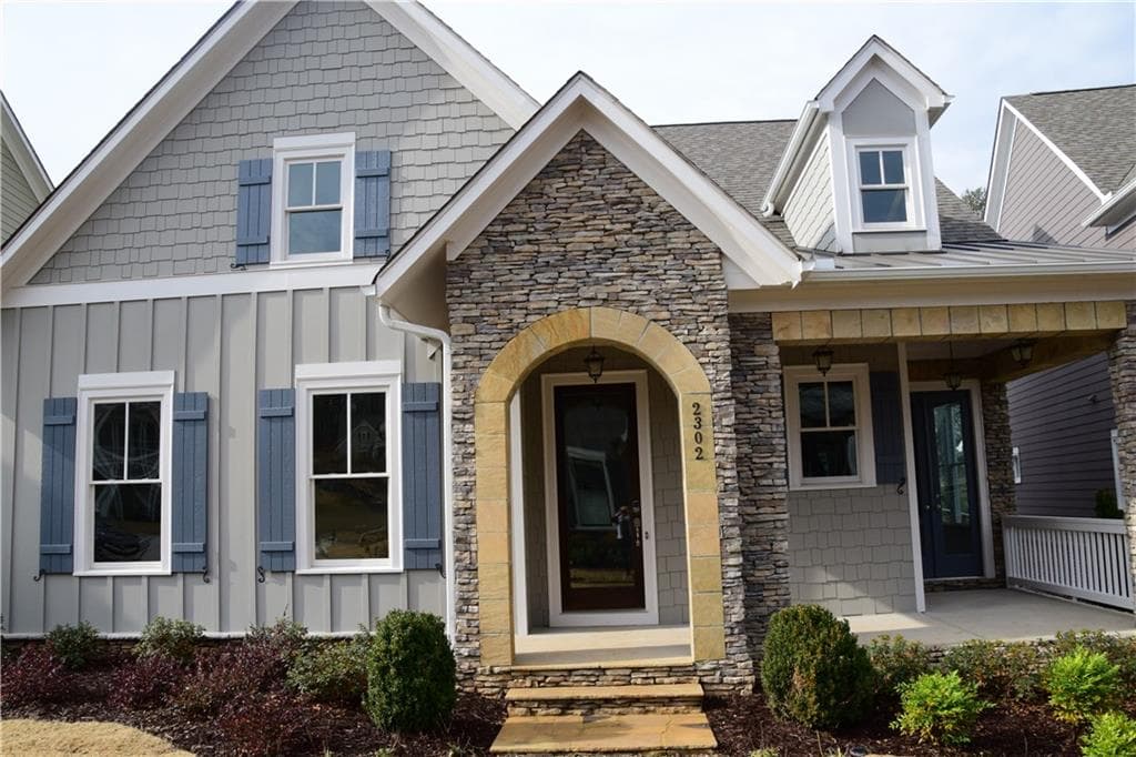 3 bedroom, 2,712 sq ft single family residence sold at 2302 Isla Run, Woodstock, GA 30188