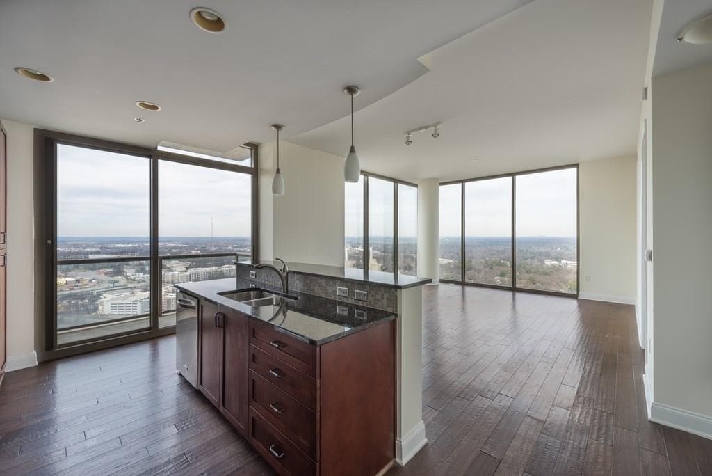 2 bedroom, 1,369 sq ft condominium sold at 270 17th Street 2910, Atlanta, GA 30363