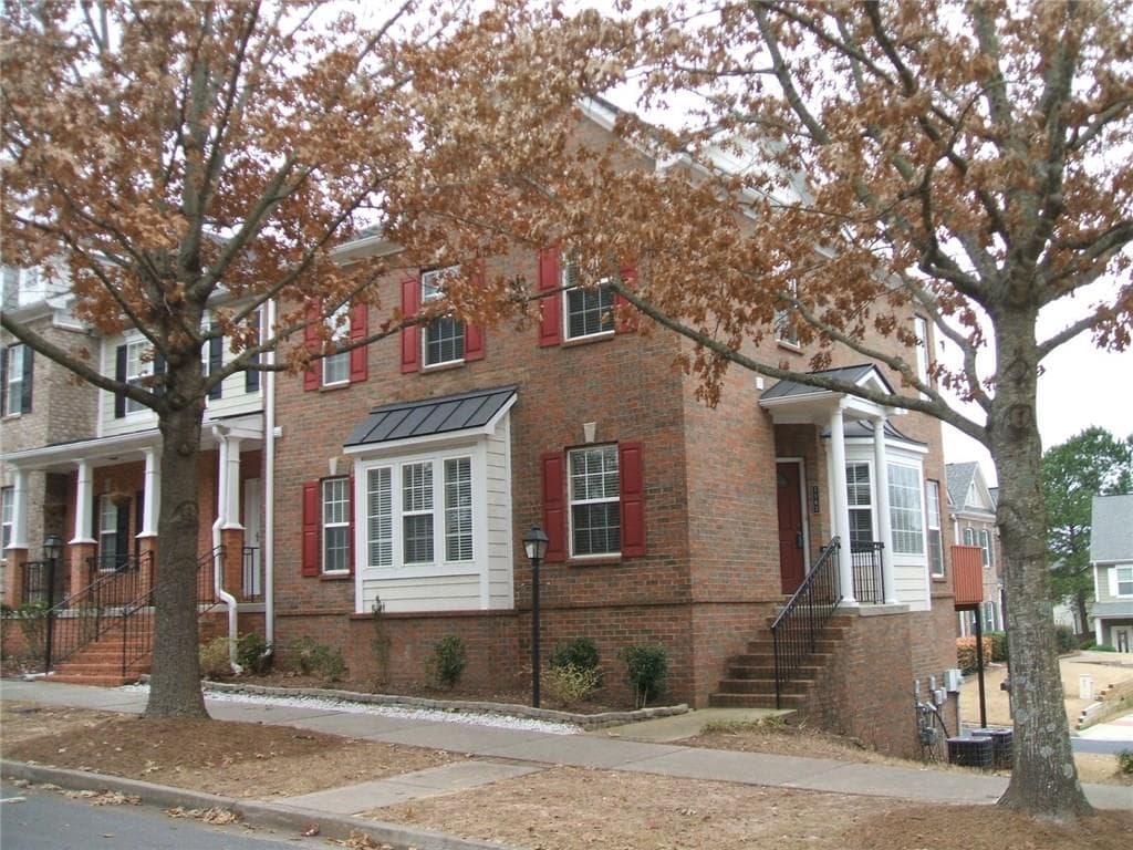 2 bedroom, 1,720 sq ft townhouse sold at 1163 Station Center Boulevard, Suwanee, GA 30024