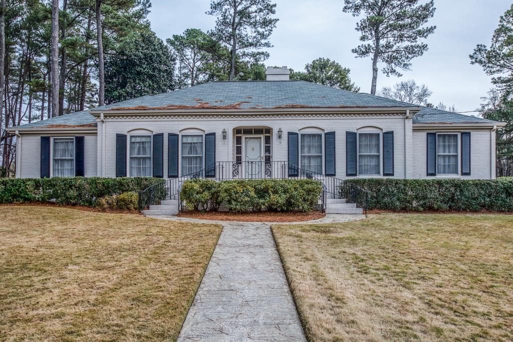 4403 E Kings Point Circle, Dunwoody, GA 30338 — most recent listing photo