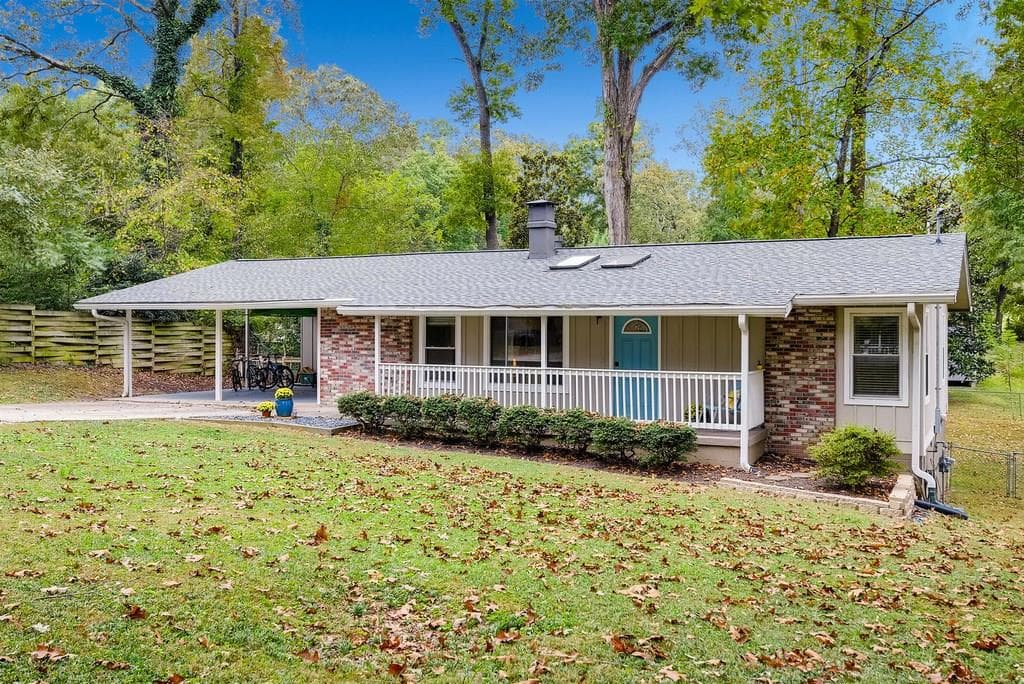 3 bedroom, 1,221 sq ft single family residence sold at 2096 Nancy Circle, Smyrna, GA 30080
