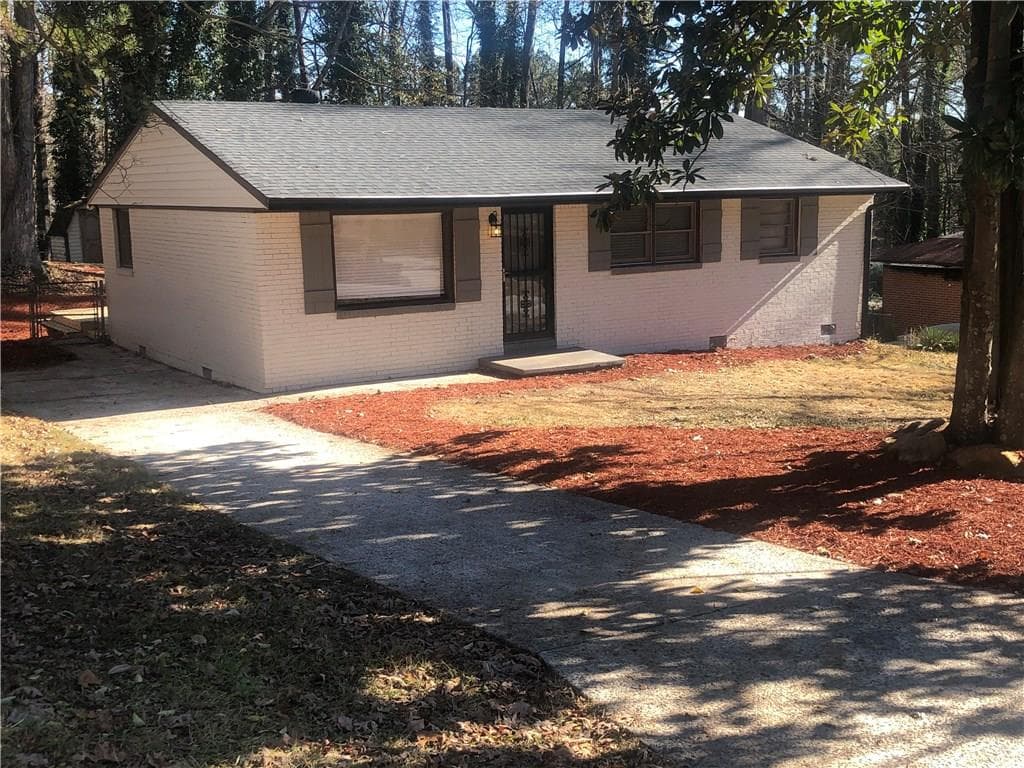 3 bedroom, 1,000 sq ft single family residence sold at 390 Dollar Mill Road, Atlanta, GA 30331