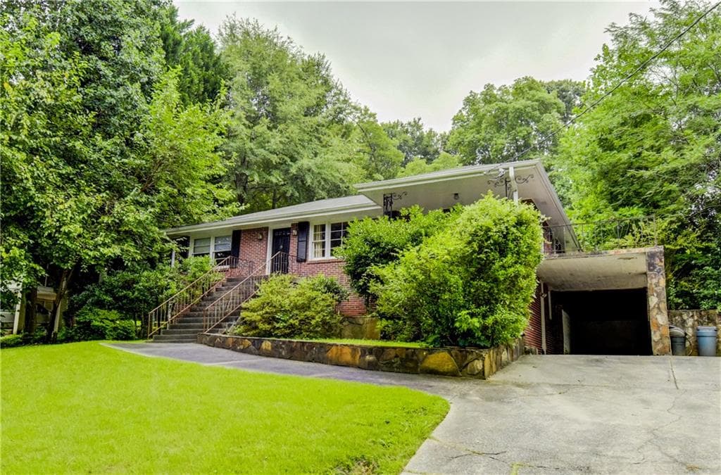 3 bedroom, 1,398 sq ft single family residence sold at 2399 Lavista Road, Atlanta, GA 30329