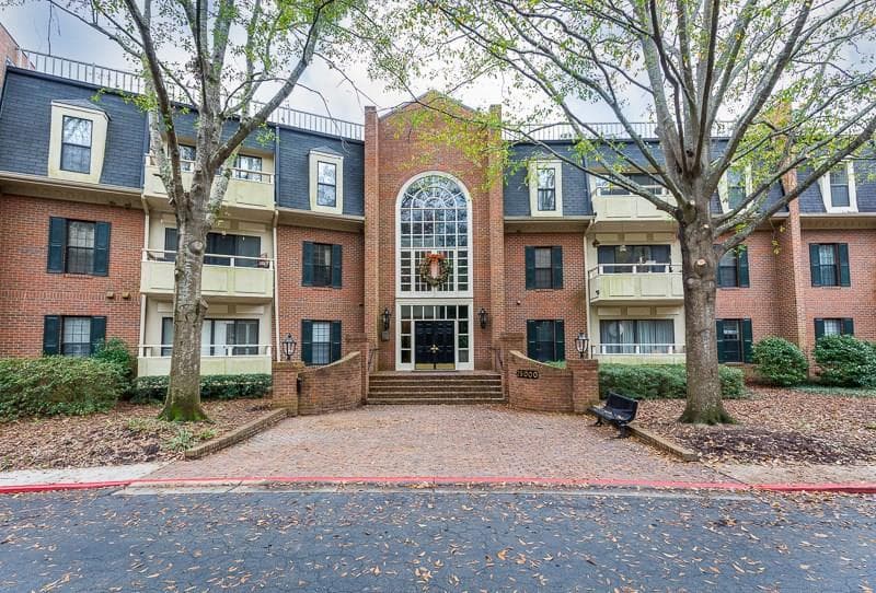 2 bedroom, 1,224 sq ft condominium sold at 25114 Plantation Drive, Atlanta, GA 30324