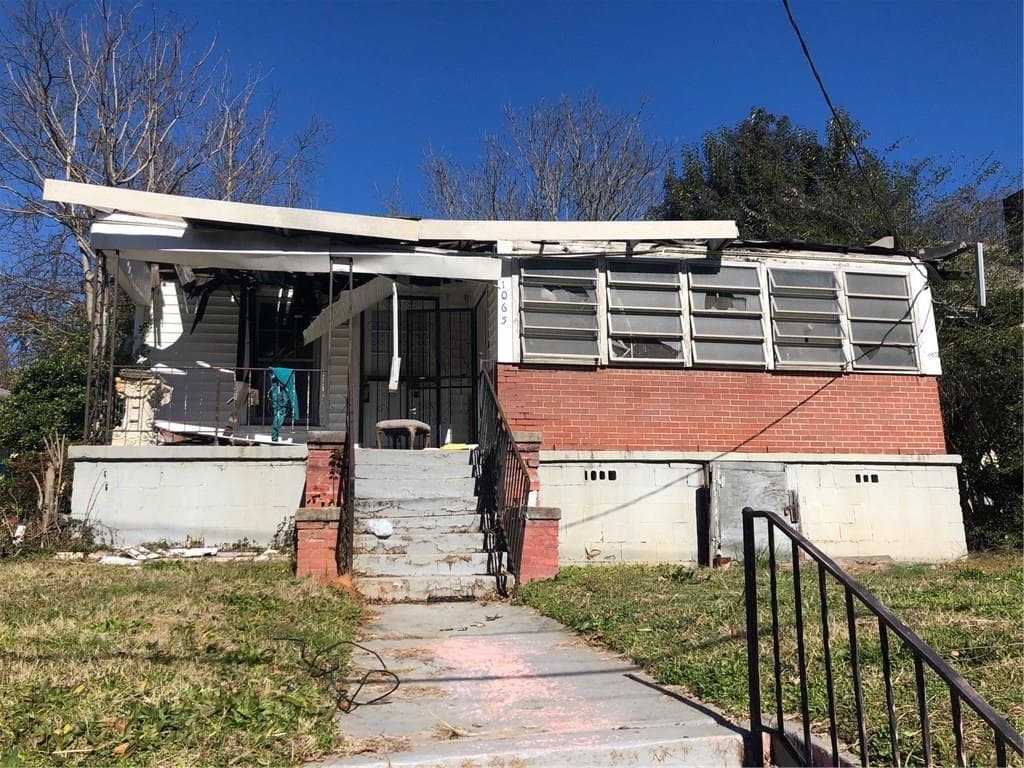 4 bedroom single family residence sold at 1065 Harwell Street, Atlanta, GA 30314