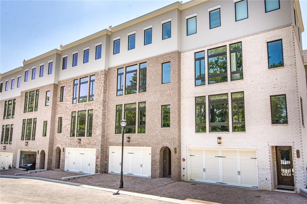 724 Lenox Lane 14, Atlanta, GA 30324 — most recent listing photo