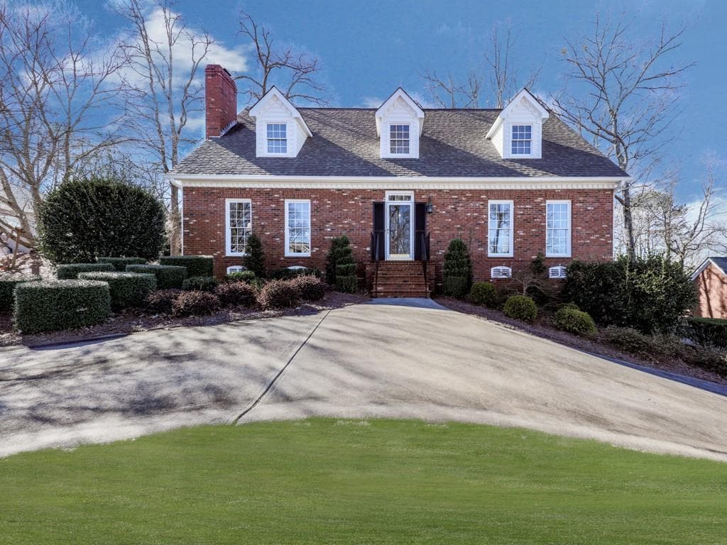3 bedroom, 2,650 sq ft single family residence sold at 6053 Governors Walk Drive, Canton, GA 30115