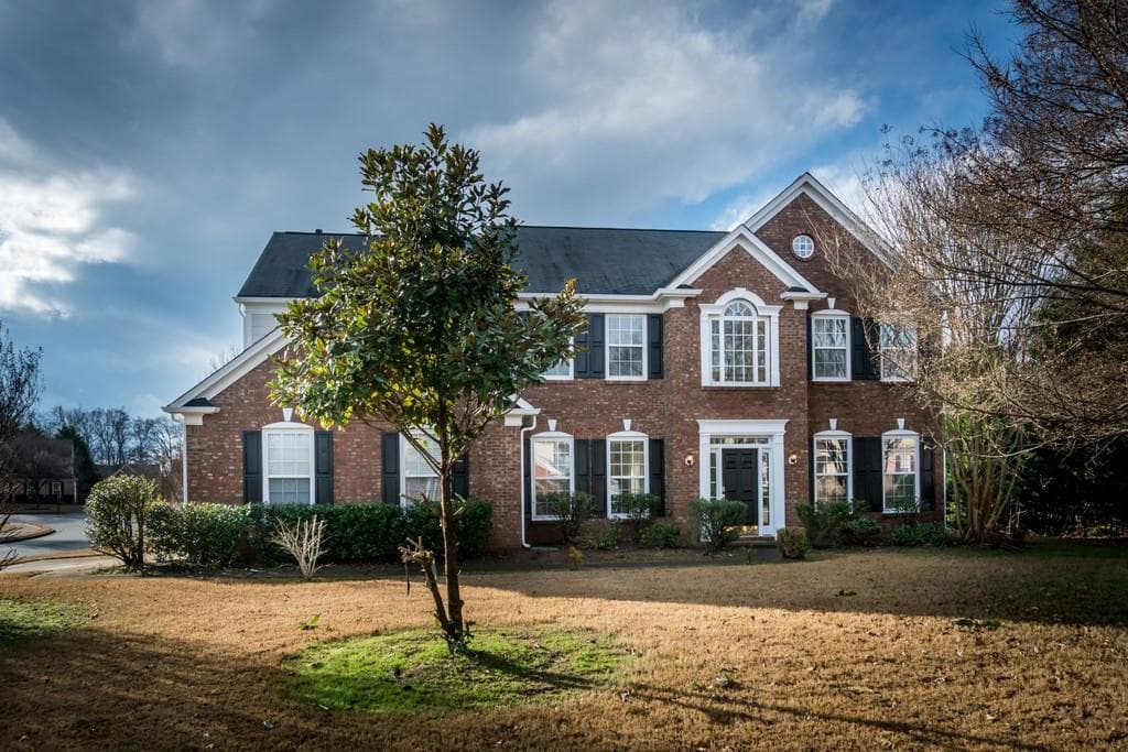4 bedroom, 2,735 sq ft single family residence sold at 8108 Cannock Court, Suwanee, GA 30024