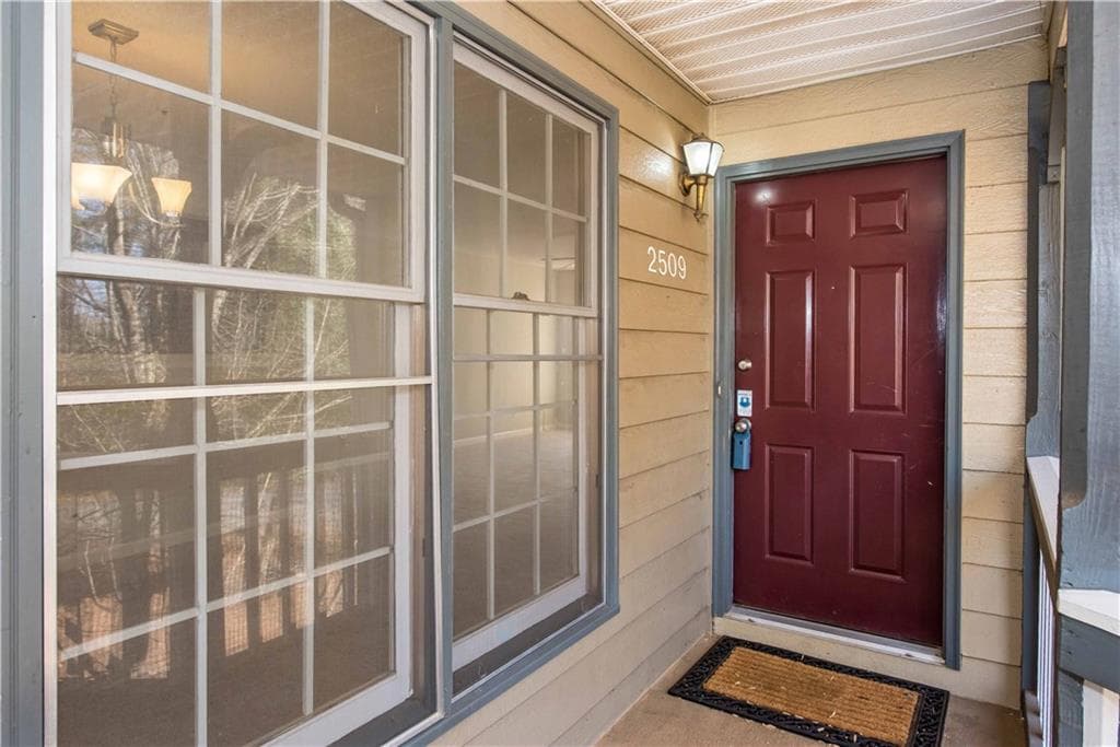 2 bedroom, 1,270 sq ft condominium sold at 2509 VINEYARD Way, Smyrna, GA 30082