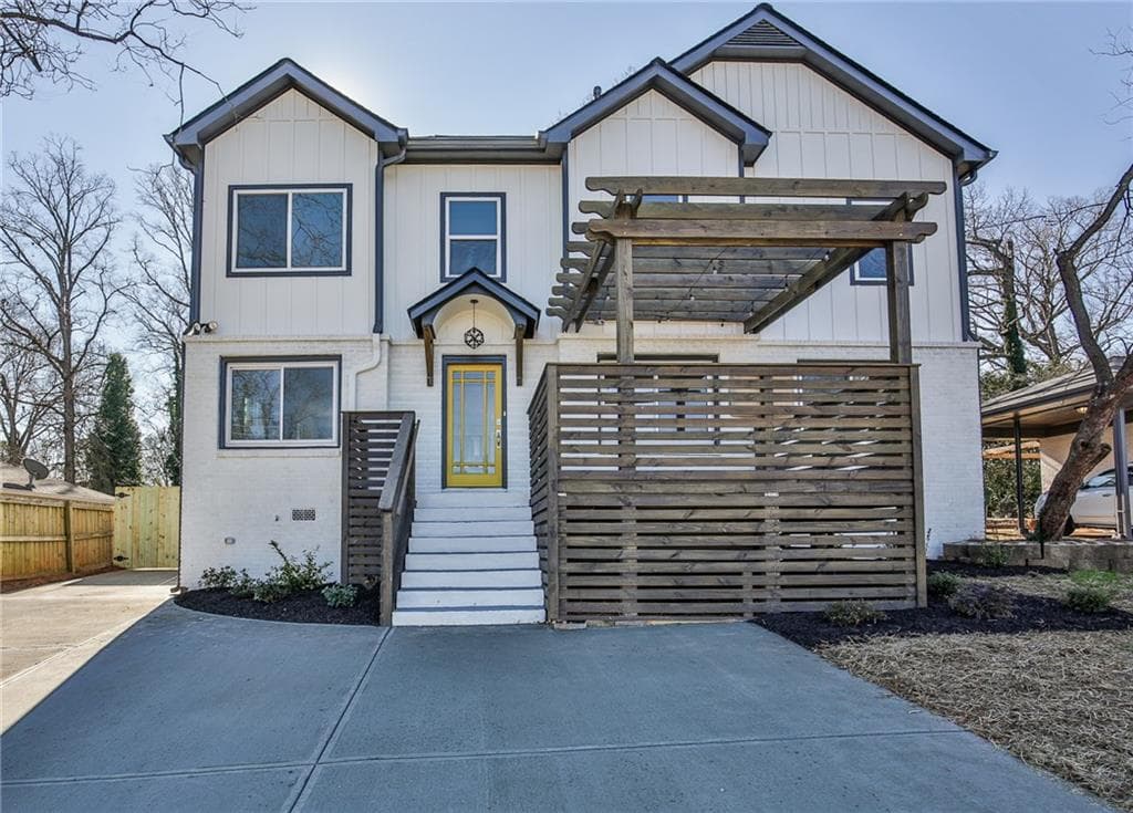 4 bedroom, 2,130 sq ft single family residence sold at 1513 Glenwood Avenue, Atlanta, GA 30316
