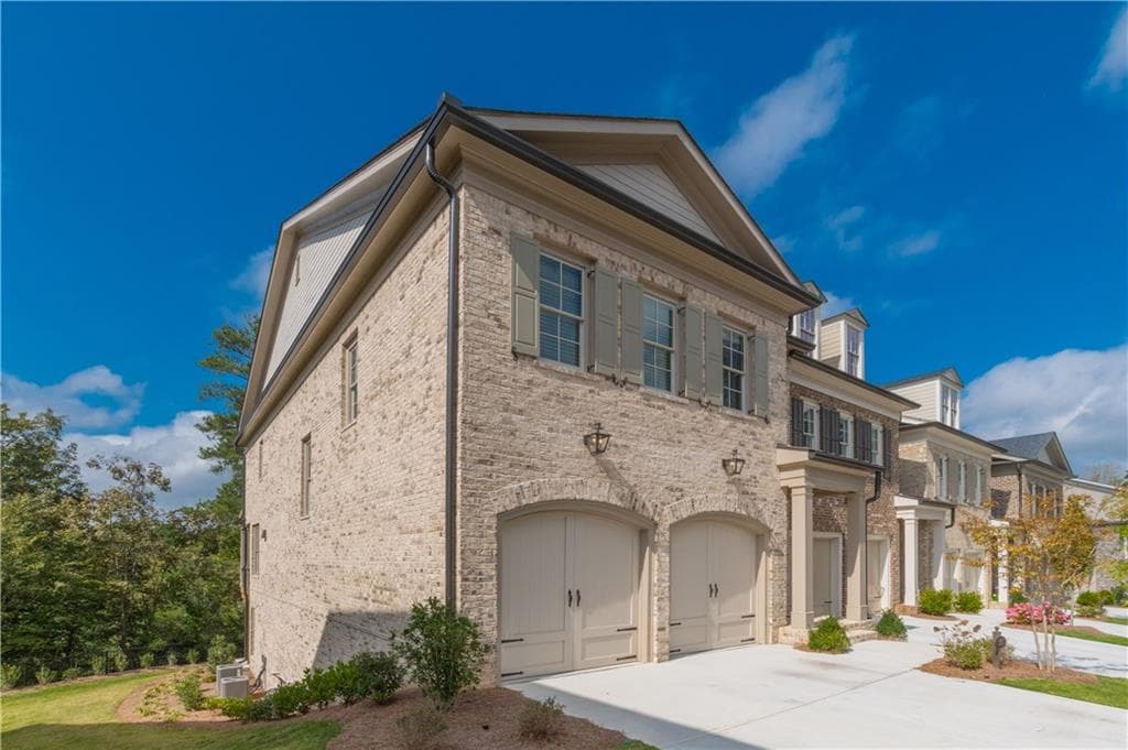 3 bedroom, 3,320 sq ft townhouse sold at 365 Windy Pines Trail, Roswell, GA 30075