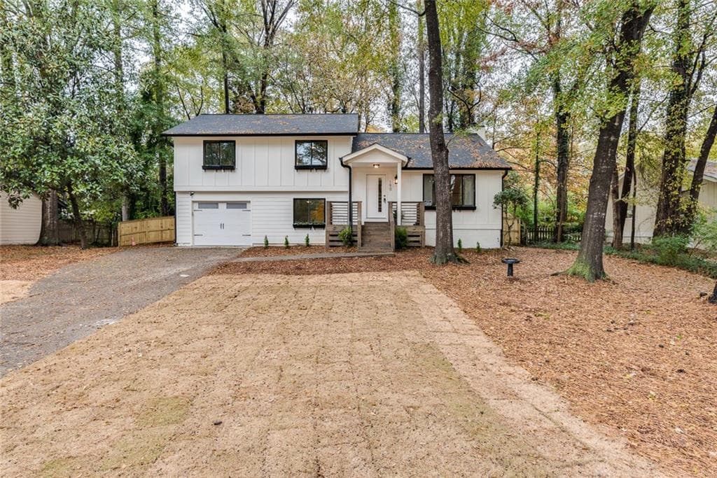 190 Moonshadow Court, Roswell, GA 30075 — most recent listing photo