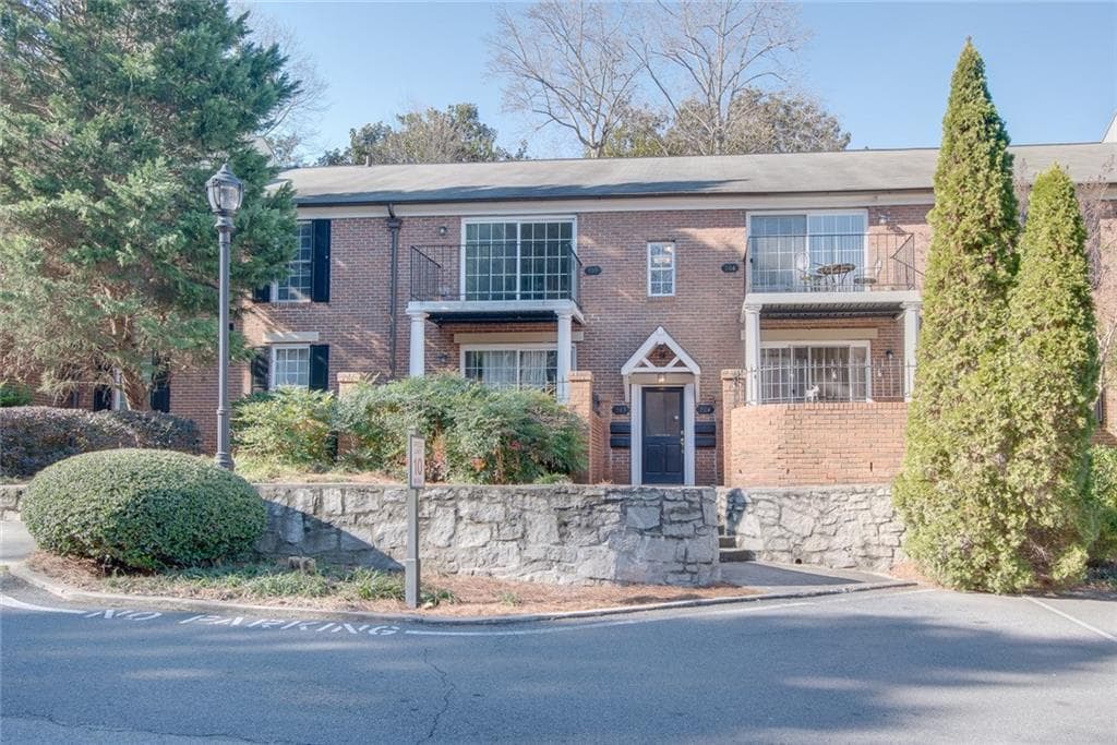 2 bedroom, 2 bathroom, 1,088 sq ft condominium sold at 1634 Ponce De Leon Avenue 305, Atlanta, GA 30307
