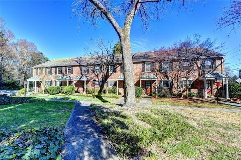 2 bedroom, 1,089 sq ft townhouse sold at 6700 Roswell Road 33B, Atlanta, GA 30328