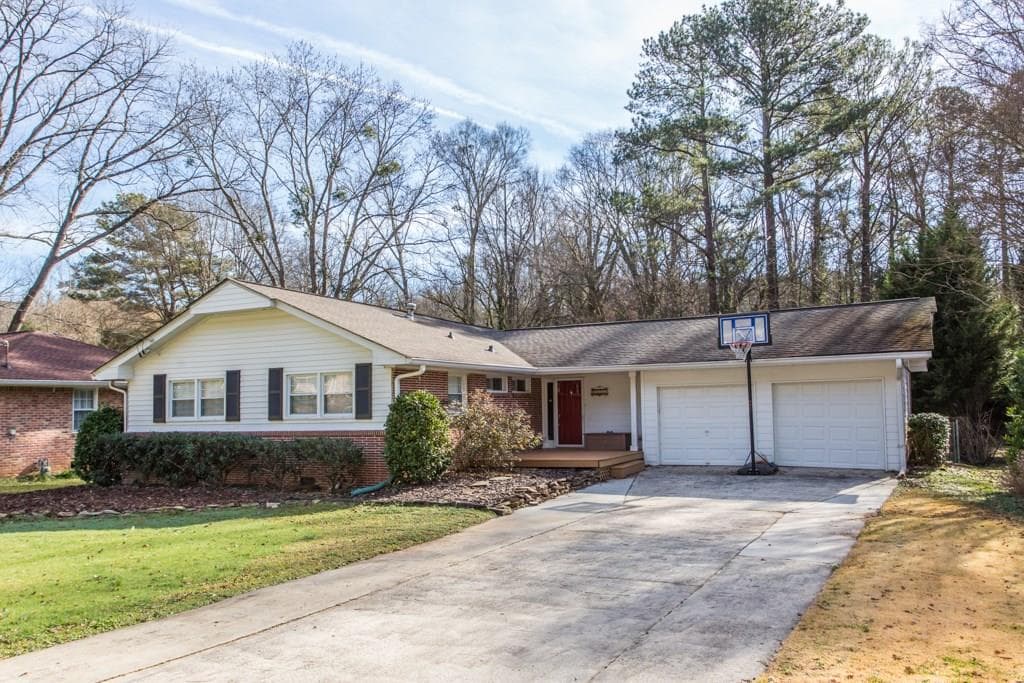 2877 Concord Drive, Decatur, GA 30033 — most recent listing photo