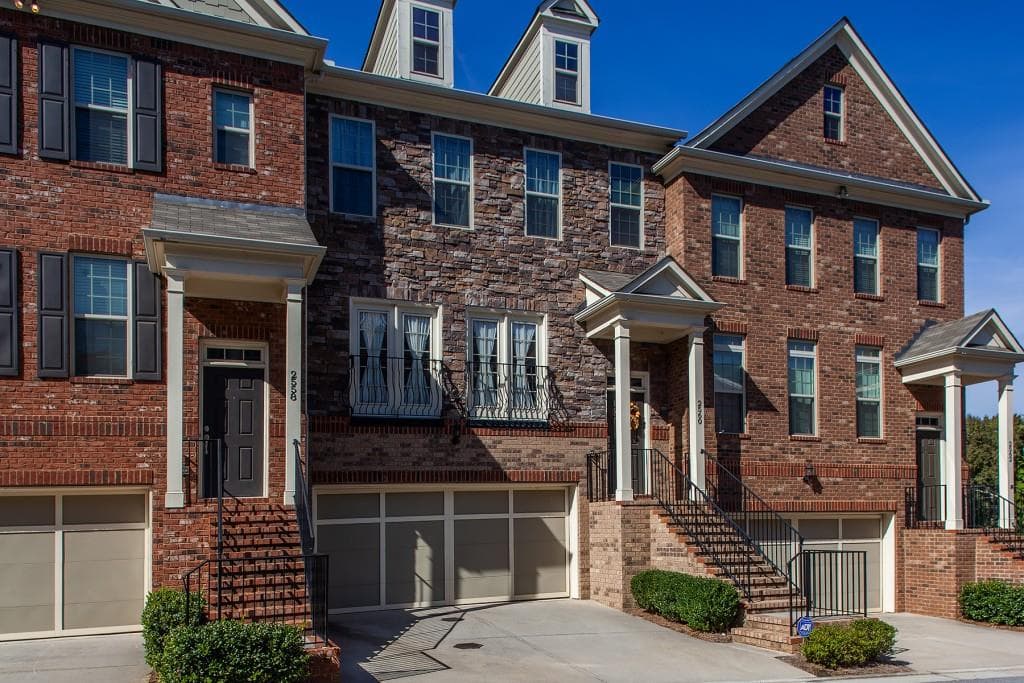 3 bedroom, 2,509 sq ft townhouse sold at 2560 Sibley Drive, Atlanta, GA 30324