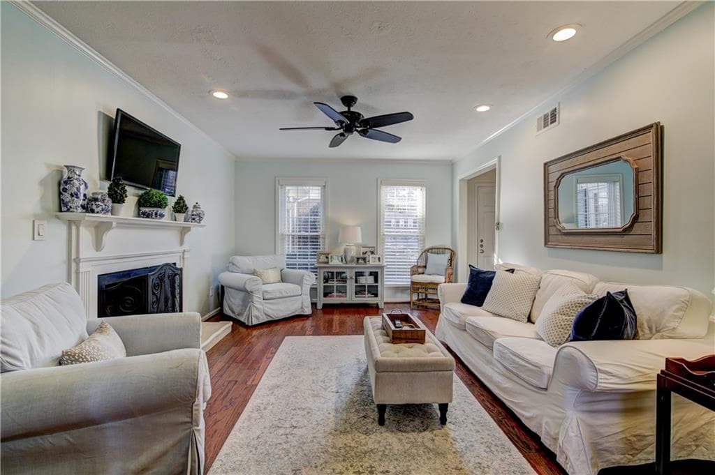 2 bedroom, 1,320 sq ft townhouse sold at 12 Iron Bound Place, Atlanta, GA 30318