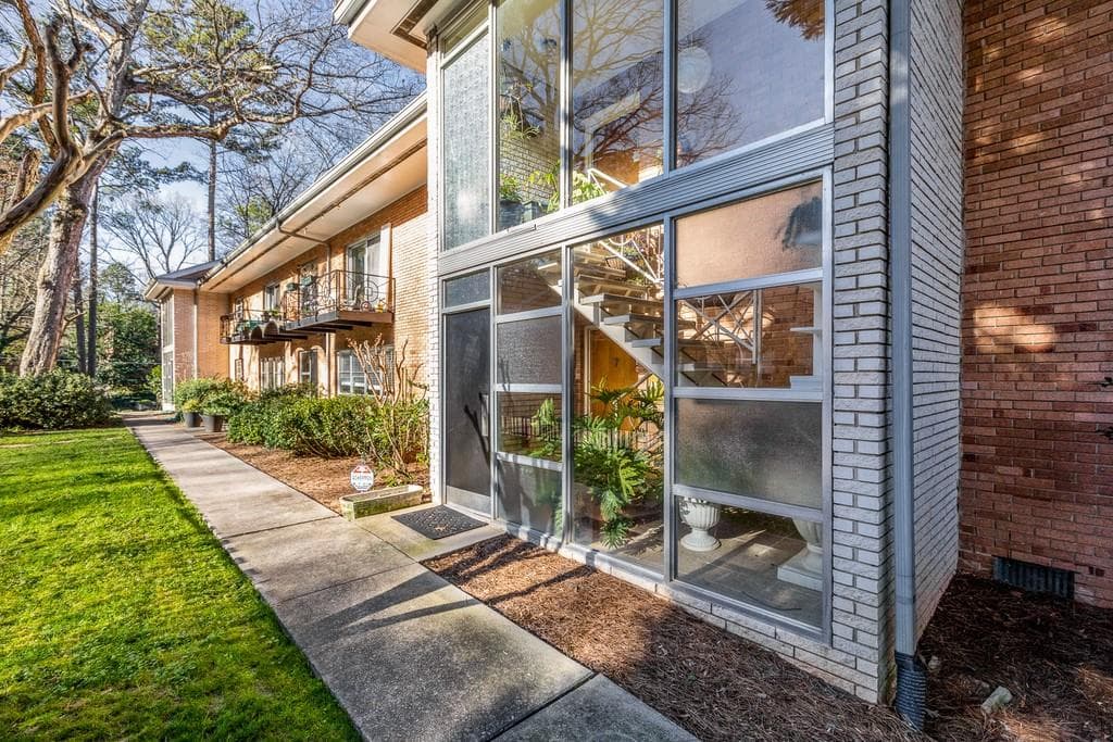 3 bedroom, 1,368 sq ft condominium sold at 1230 WOODLAND Avenue 7, Atlanta, GA 30324