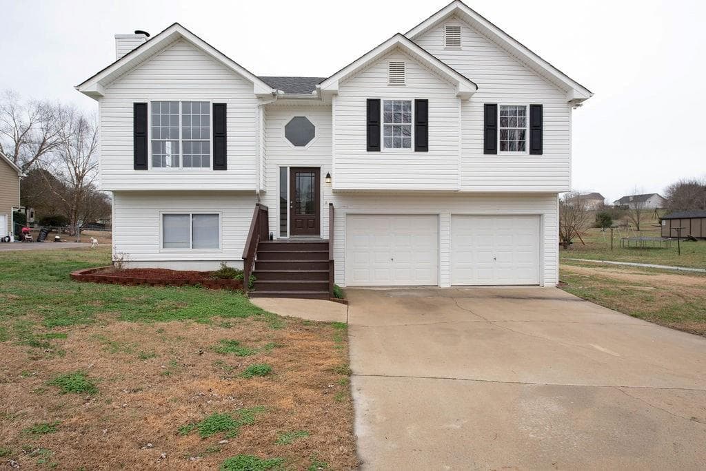 3 bedroom, 1,716 sq ft single family residence sold at 518 Brown Farm Road, Cartersville, GA 30120