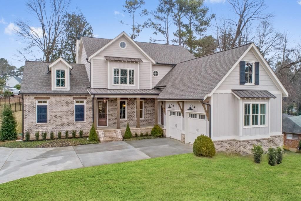 5 bedroom, 3,600 sq ft single family residence sold at 3858 Hillcrest Drive, Smyrna, GA 30080