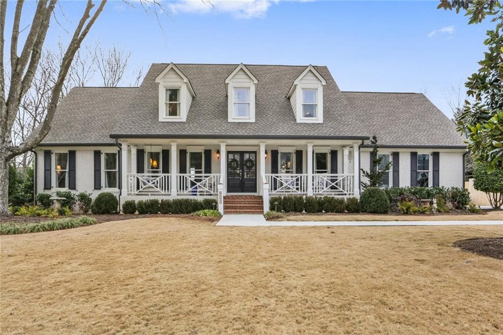 5 bedroom, 3,370 sq ft single family residence sold at 290 Saddle Creek Lane, Roswell, GA 30076