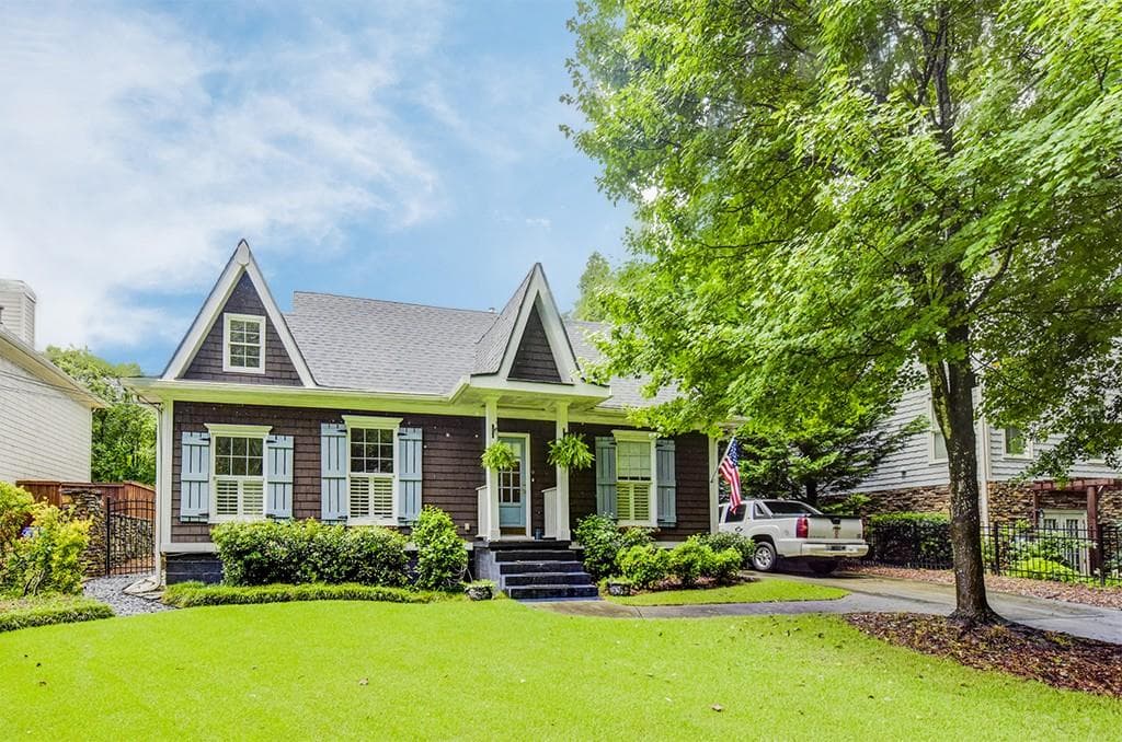 3 bedroom, 2,254 sq ft single family residence sold at 2802 Ashburn Lane, Atlanta, GA 30341