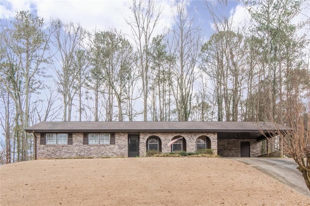 3 bedroom, 2,248 sq ft single family residence sold at 4135 Honeysuckle Drive, Smyrna, GA 30082