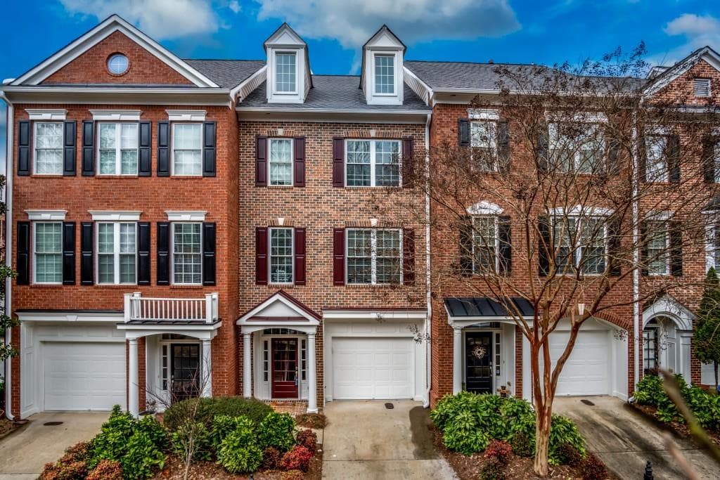 3 bedroom, 2,044 sq ft townhouse sold at 3410 Waters Edge Trail, Roswell, GA 30075