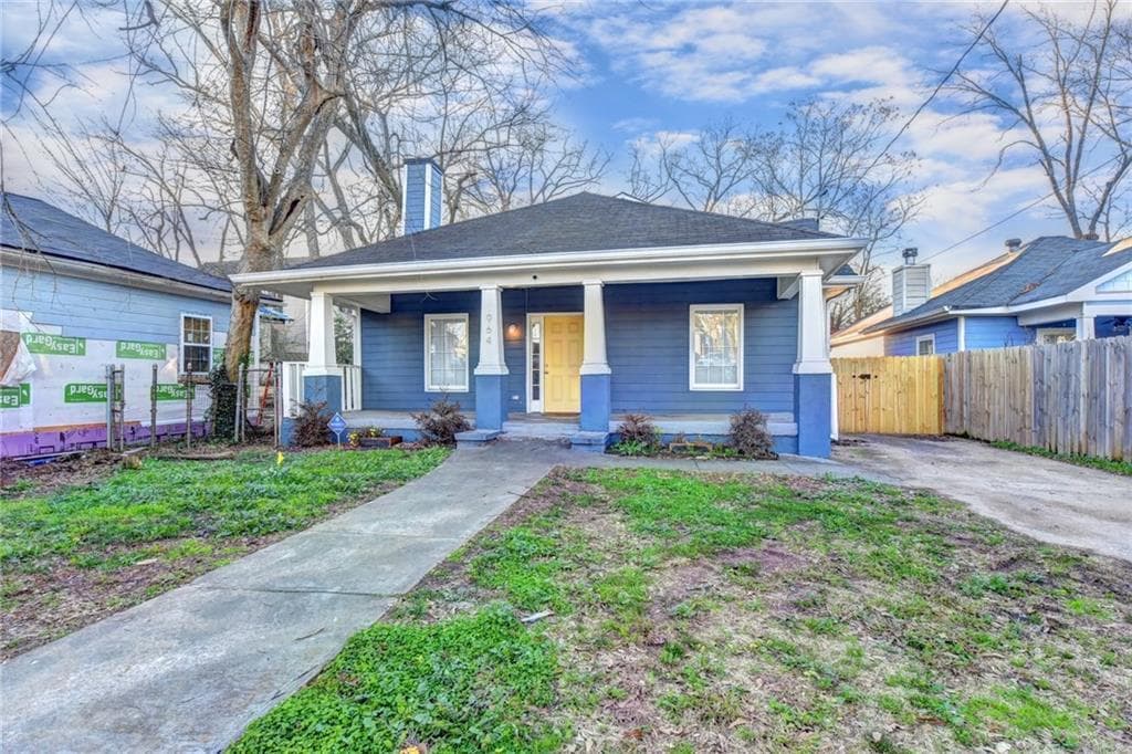 4 bedroom, 2,304 sq ft single family residence sold at 964 Mayson Turner Road, Atlanta, GA 30314