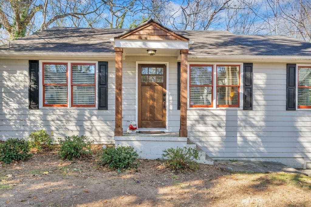 2 bedroom, 1,002 sq ft single family residence sold at 2543 Edwards Drive, Atlanta, GA 30318