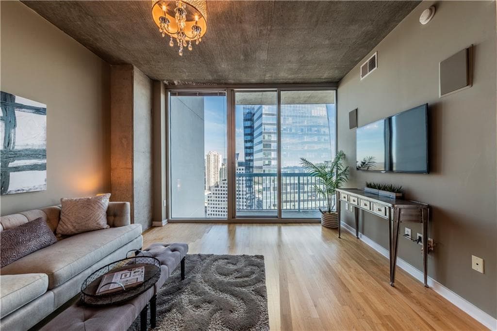 1 bedroom, 736 sq ft condominium sold at 3324 Peachtree Road 2217, Atlanta, GA 30326