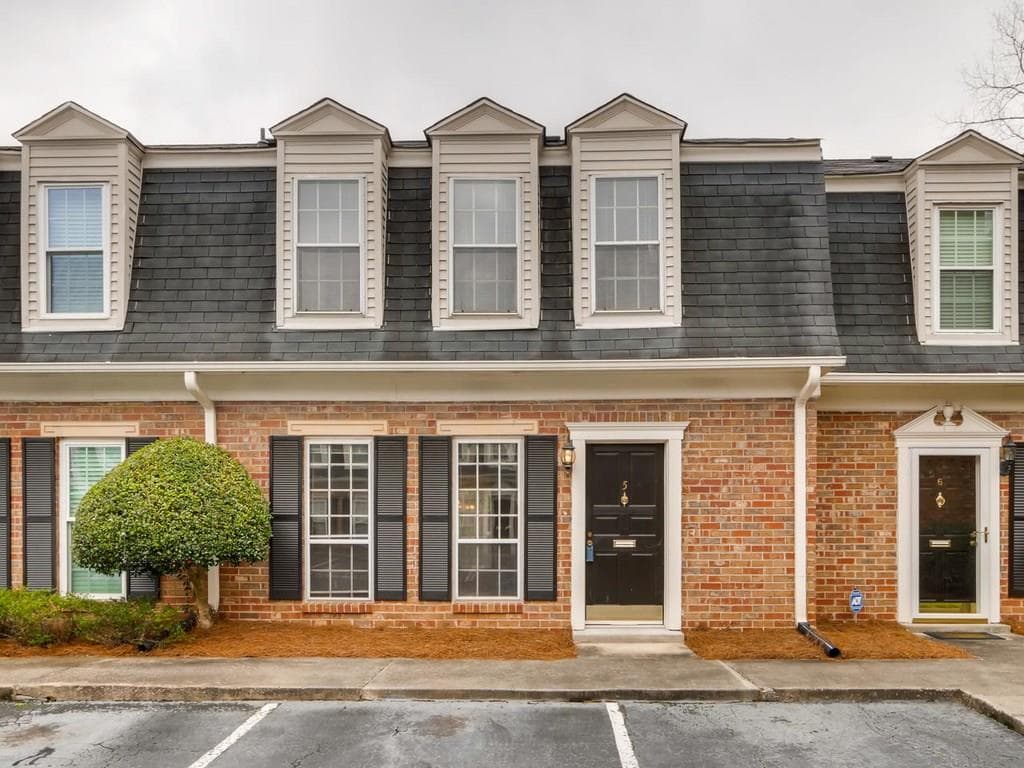 2 bedroom, 1,320 sq ft condominium sold at 5 Surry County Place, Atlanta, GA 30318