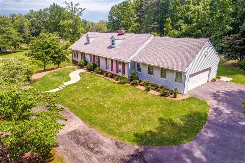 5 bedroom, 2,520 sq ft single family residence sold at 1955 Tripp Road, Woodstock, GA 30188
