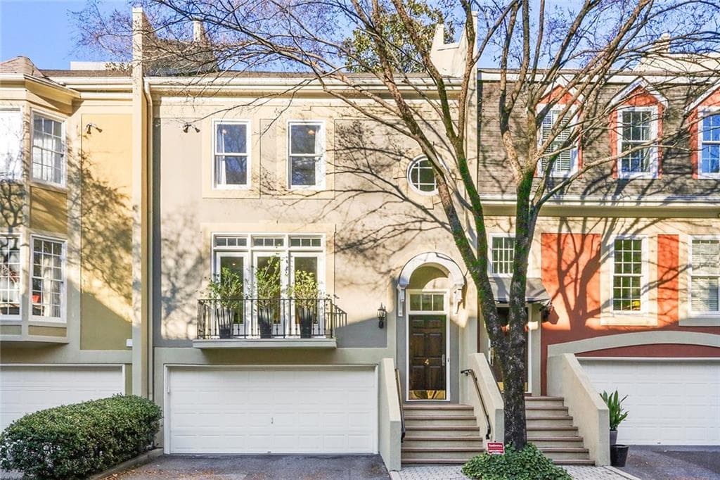 3 bedroom, 2,050 sq ft townhouse sold at 1 Peachtree Battle Avenue 4, Atlanta, GA 30305
