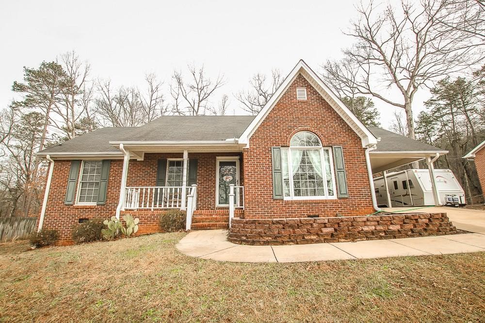 3 bedroom single family residence sold at 176 Fairgrounds Road, Toccoa, GA 30577