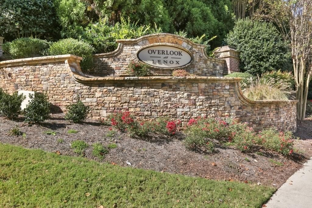 3 bedroom, 2,224 sq ft townhouse sold at 2877 Overlook Way, Atlanta, GA 30324