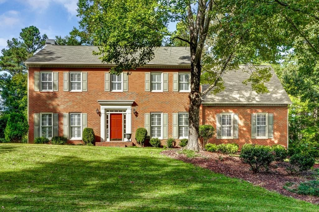 5 bedroom, 3,241 sq ft single family residence sold at 4520 Westcliff Trace, Roswell, GA 30075