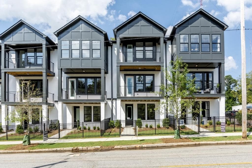3 bedroom, 2,122 sq ft townhouse sold at 1720 Edgehill Manor 20, Atlanta, GA 30317