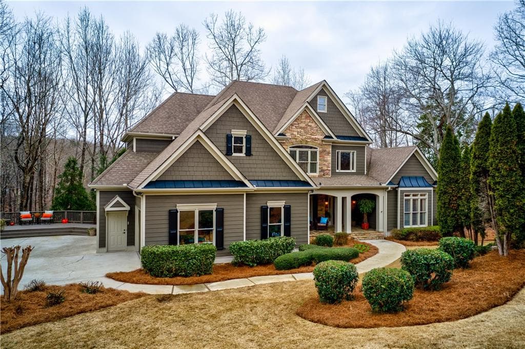 4 bedroom, 3,482 sq ft single family residence sold at 5545 Chestatee Landing Way, Gainesville, GA 30506