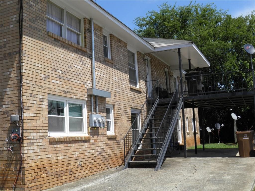 quadruplex sold at 205 Douglas Street, Cartersville, GA 30120