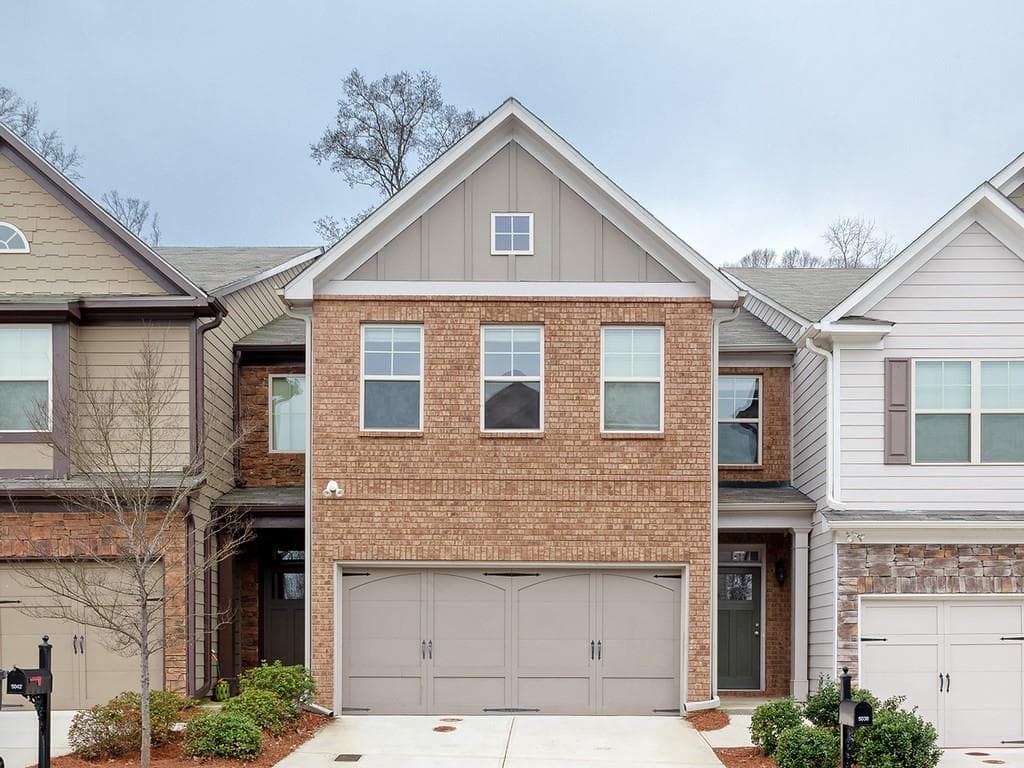 3 bedroom, 1,992 sq ft townhouse sold at 5038 Whiteoak Street, Smyrna, GA 30080