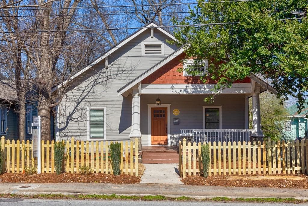 3 bedroom, 2,372 sq ft single family residence sold at 1338 Dekalb Avenue, Atlanta, GA 30307