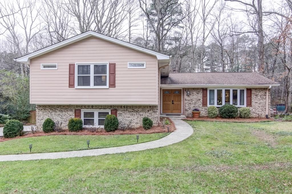 877 Valleymeade Drive, Marietta, GA 30067 — most recent listing photo