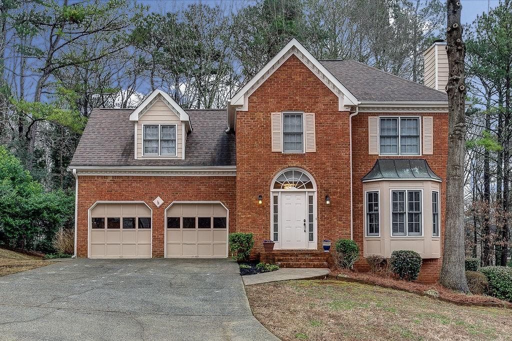 4 bedroom, 2,361 sq ft single family residence sold at 5012 Helga Court, Woodstock, GA 30188